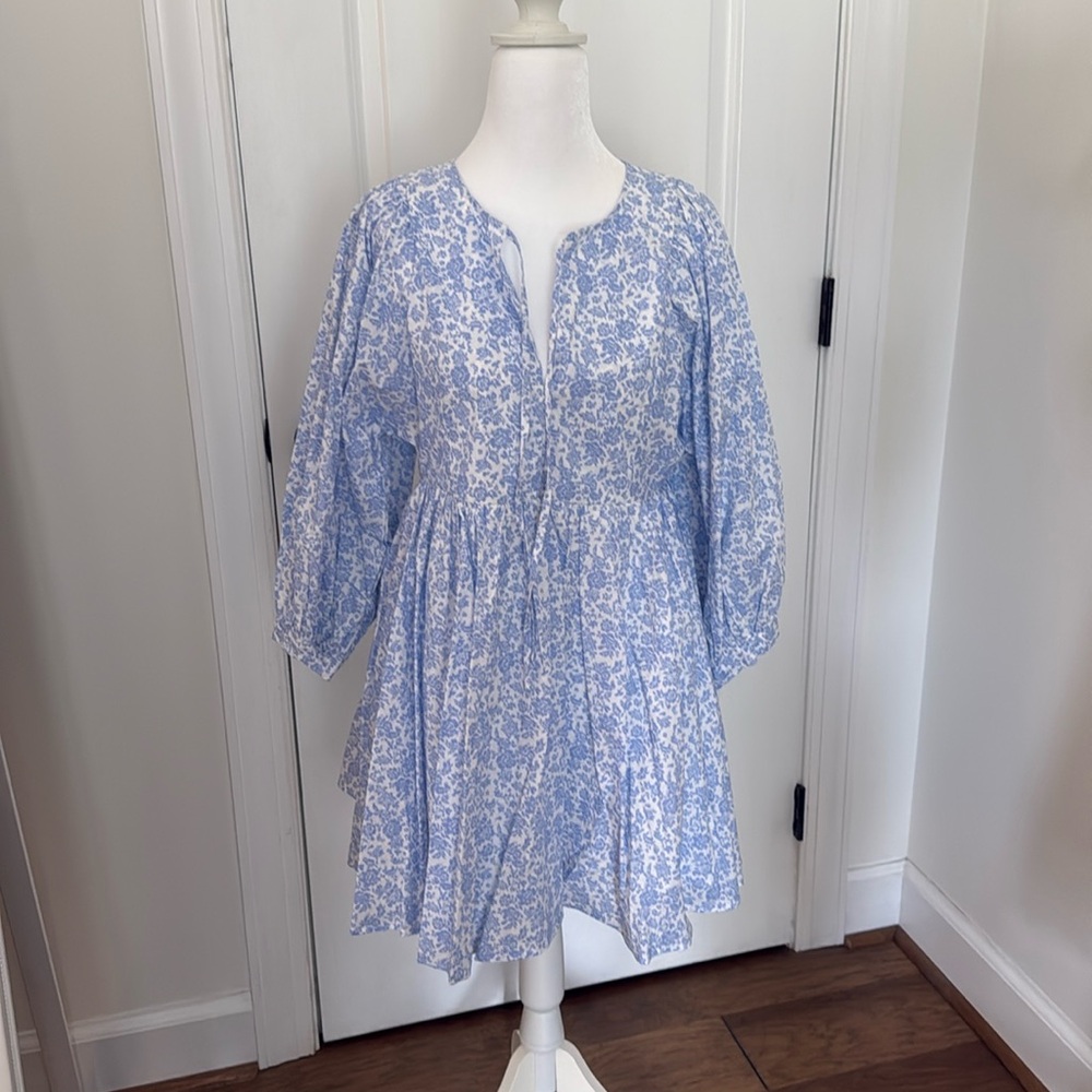 Boutique dress. Blue and white